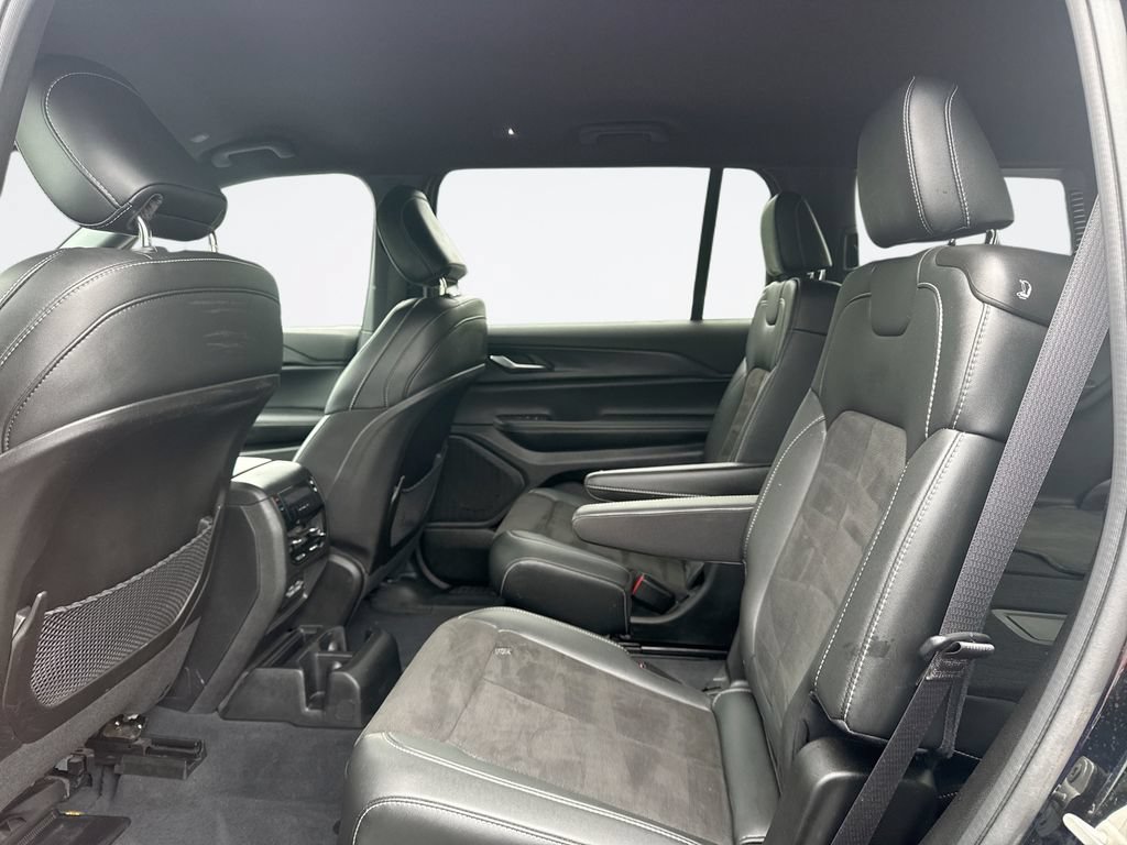 Used 2023 Jeep Grand Cherokee L Laredo AWD/4WD image 24