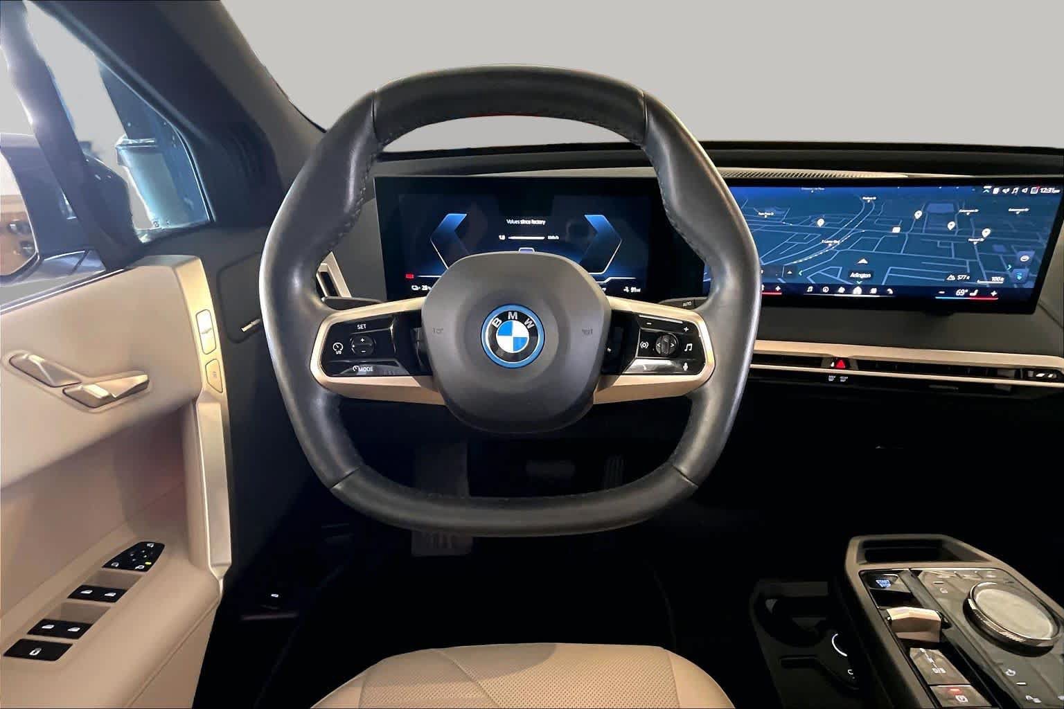 Used 2024 BMW iX xDrive50 w/ Sport Package AWD/4WD image 5