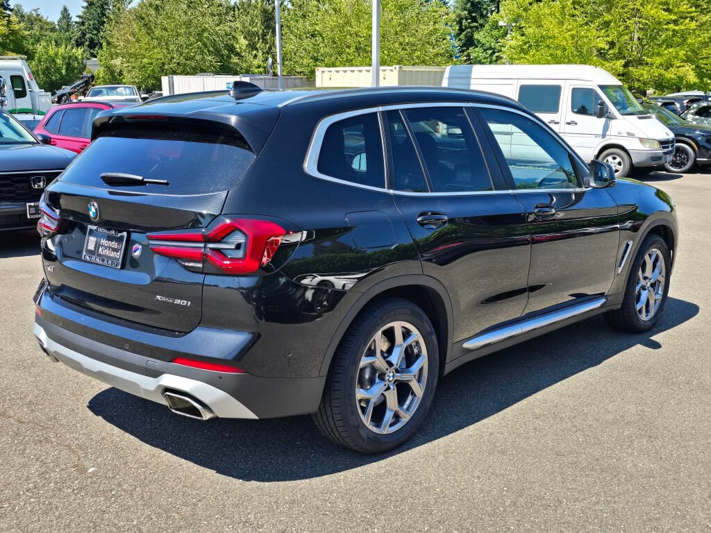 Used 2024 BMW X3 xDrive30i w/ Premium Package w/ZPA AWD/4WD image 7