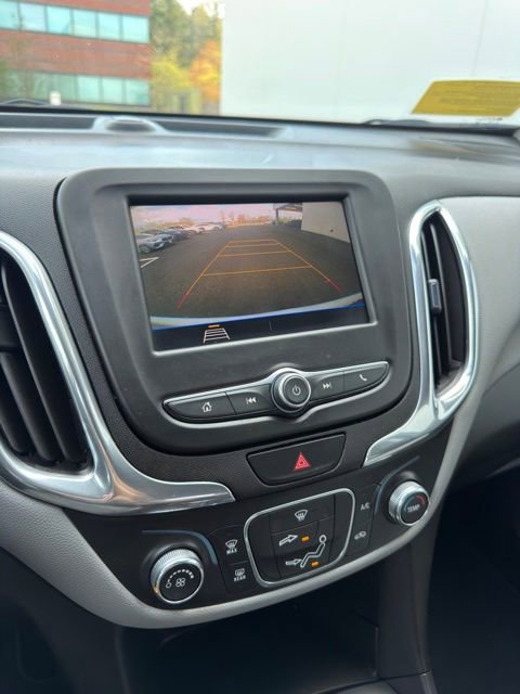 Used 2020 Chevrolet Equinox LS w/ LS Convenience Package AWD/4WD image 10