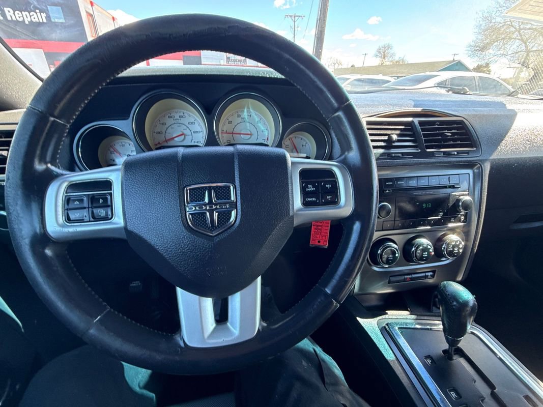 Used 2013 Dodge Challenger SXT image 21