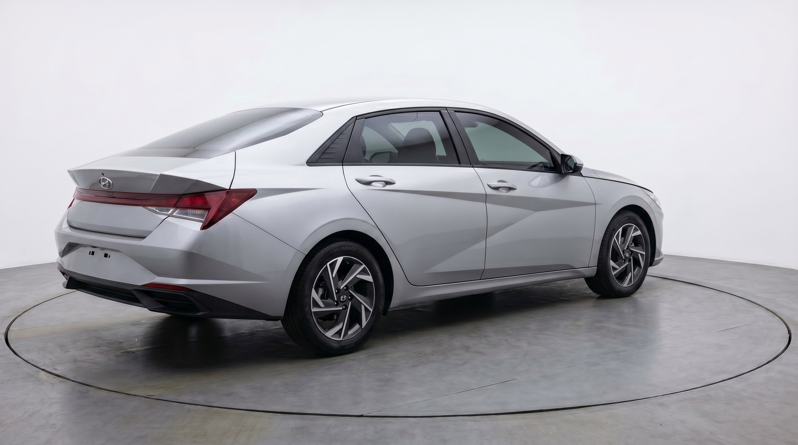 Used 2025 Hyundai Elantra SEL FWD image 9