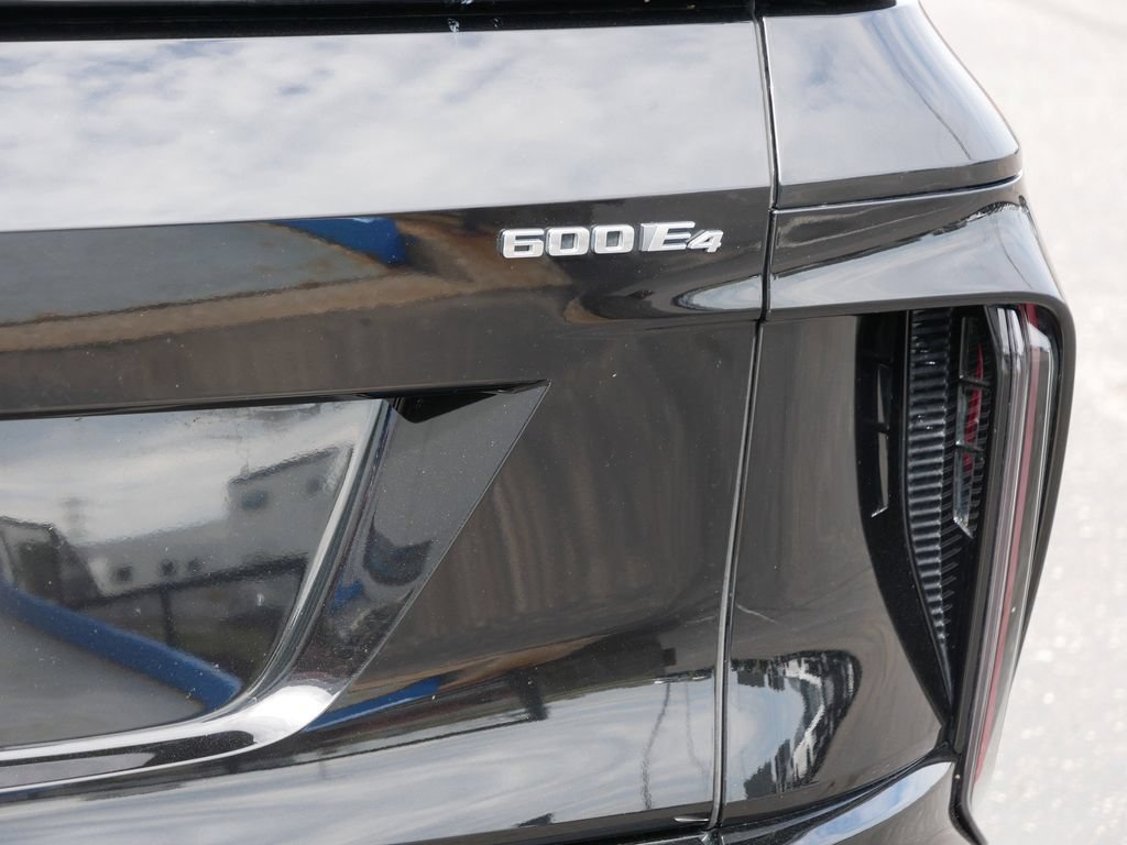 Used 2024 Cadillac Lyriq Sport AWD/4WD image 6