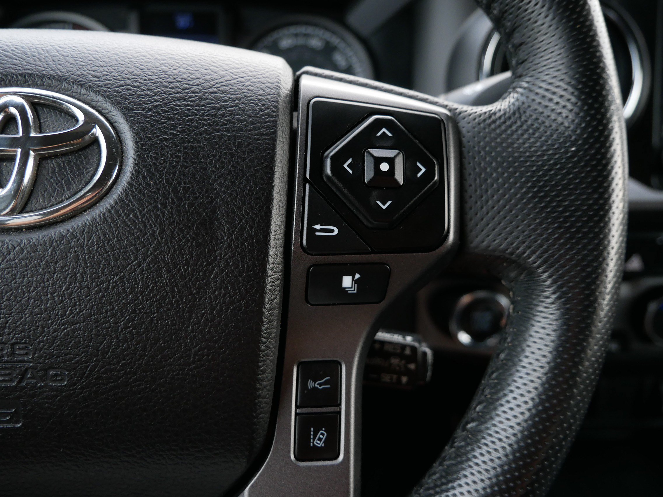 Used 2021 Toyota Tacoma TRD Off-Road AWD/4WD image 29