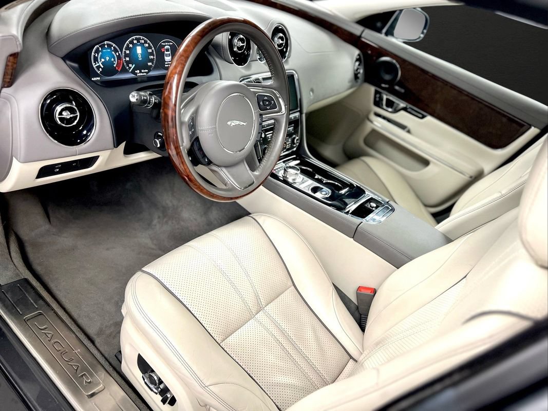Used 2016 Jaguar XJ R-Sport AWD/4WD image 10