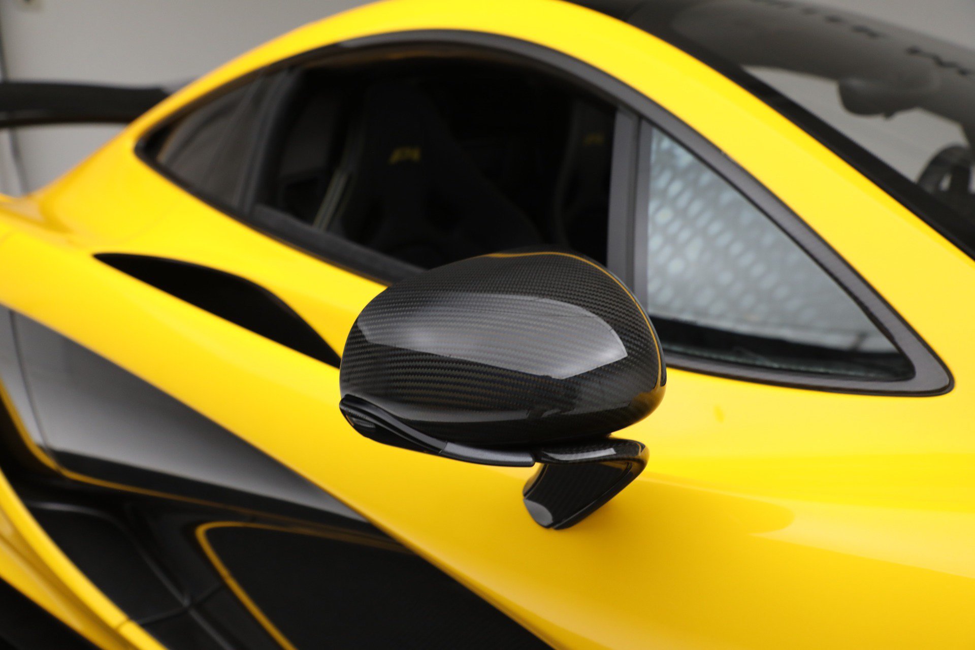 Used 2015 McLaren P1 RWD image 31