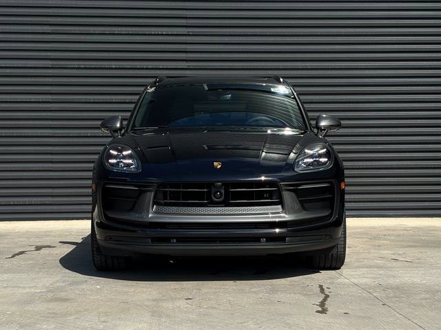 Certified 2026 Porsche Macan Turbo AWD/4WD image 10