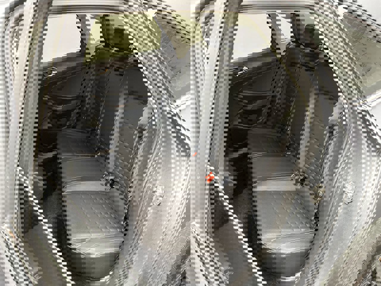 Used 2024 Volkswagen Jetta SE w/ Panoramic Sunroof Package image 12