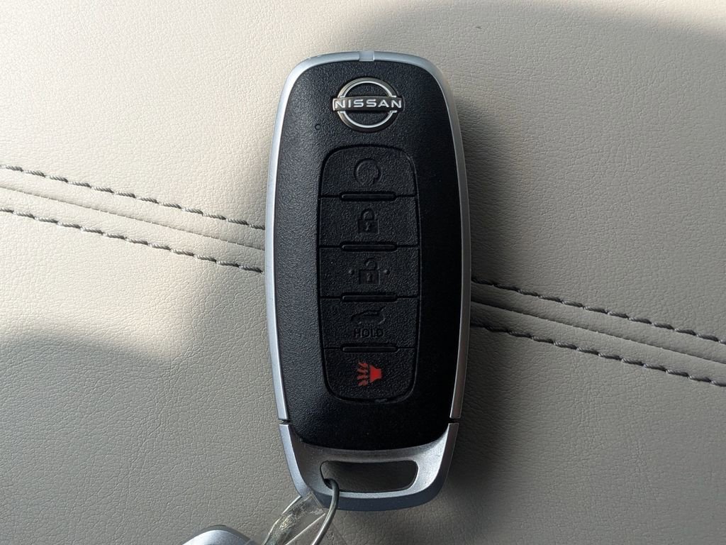 Used 2023 Nissan Pathfinder SL AWD/4WD image 31