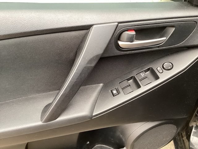 Used 2013 MAZDA MAZDA3 i SV FWD image 21
