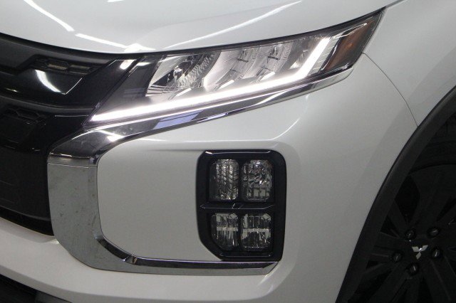 New 2026 Mitsubishi Outlander Sport LE image 2