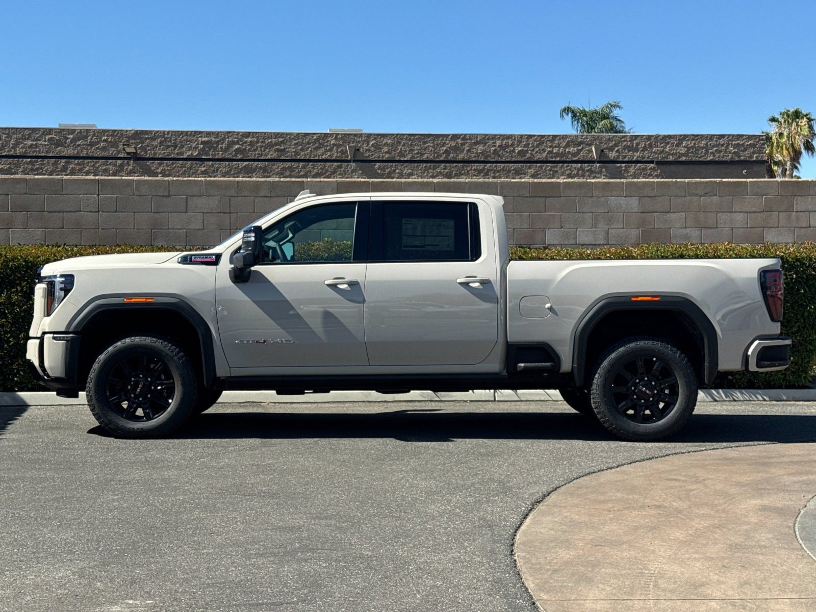 New 2026 GMC Sierra 2500 AT4 w/ AT4 Premium Plus Package AWD/4WD image 7