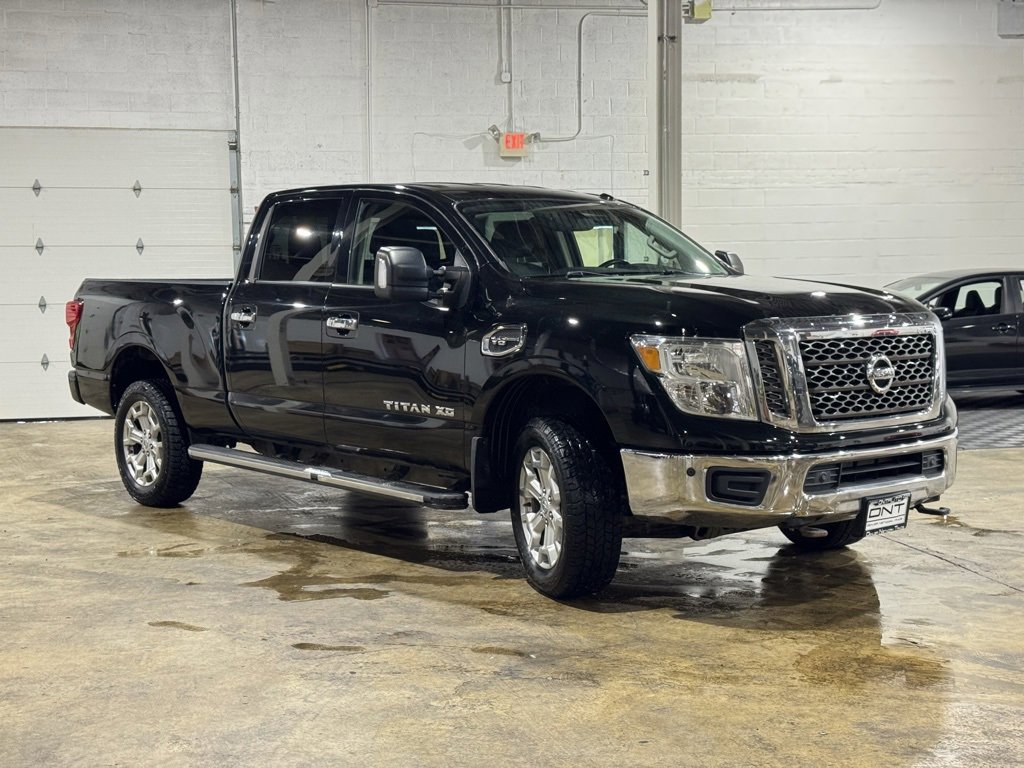 Used 2018 Nissan Titan SV w/ SV Convenience Package image 5