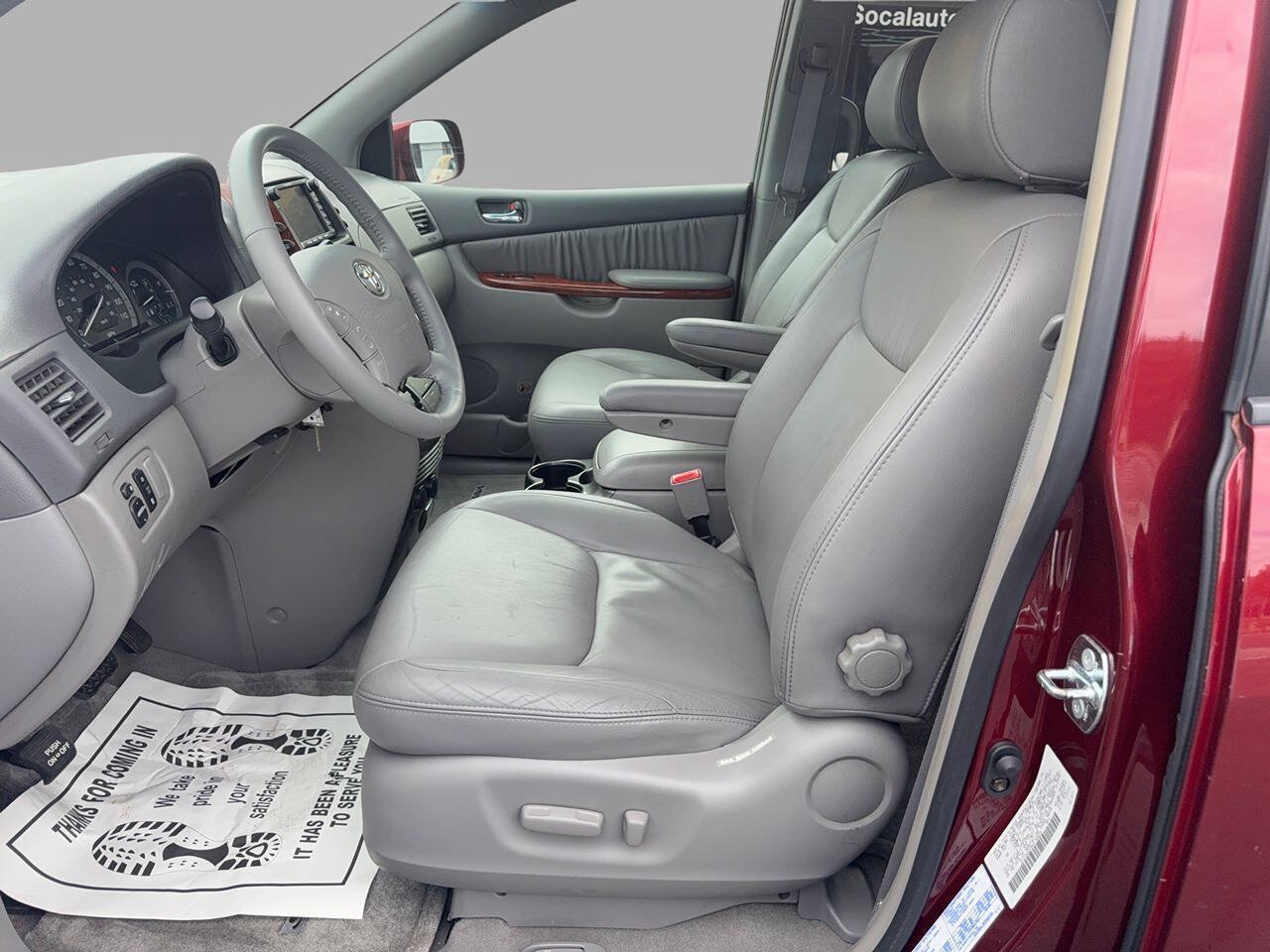 Used 2004 Toyota Sienna XLE w/ XLE Pkg 19 FWD image 12