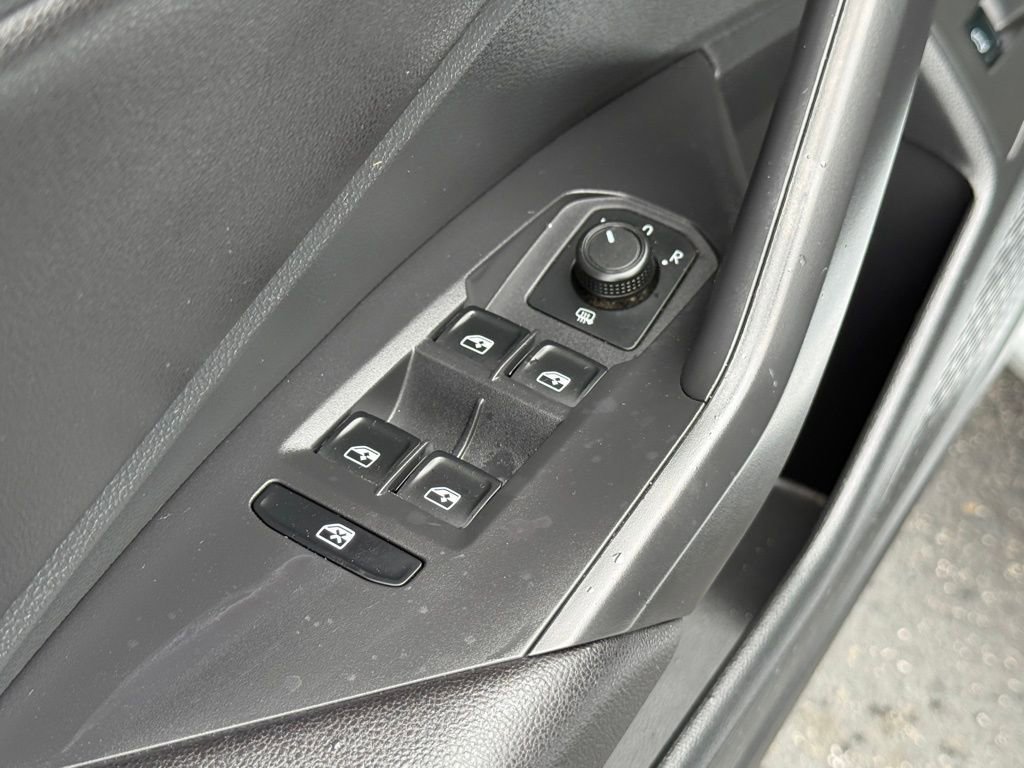 Used 2019 Volkswagen Jetta SEL FWD image 12