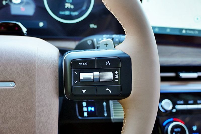 New 2025 Hyundai Santa Fe Limited AWD/4WD image 45