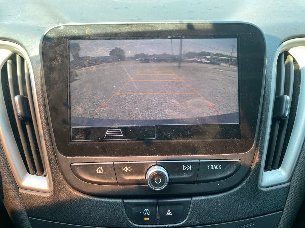 Used 2022 Chevrolet Malibu LT FWD image 14