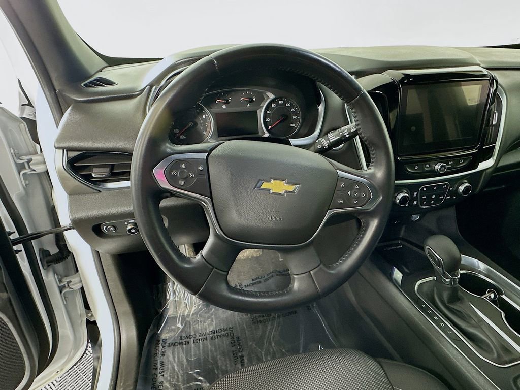 Used 2022 Chevrolet Traverse LT image 18
