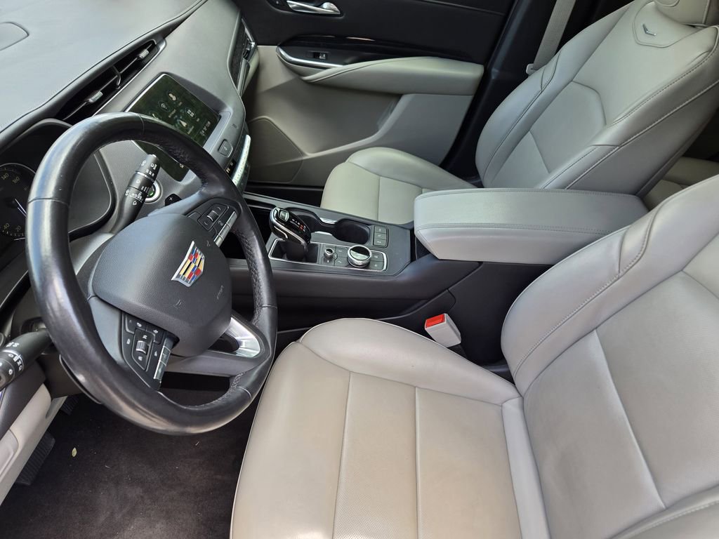 Used 2021 Cadillac XT4 Premium Luxury FWD image 17