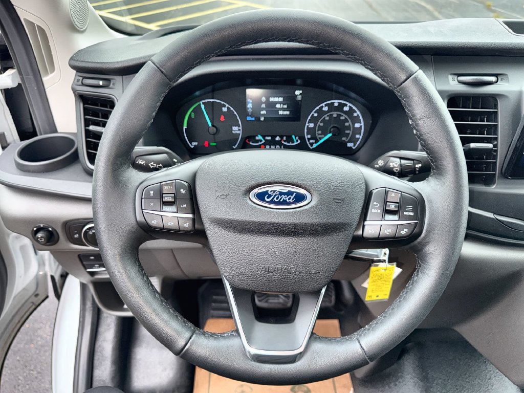 Used 2023 Ford E-Transit Medium Roof RWD image 11