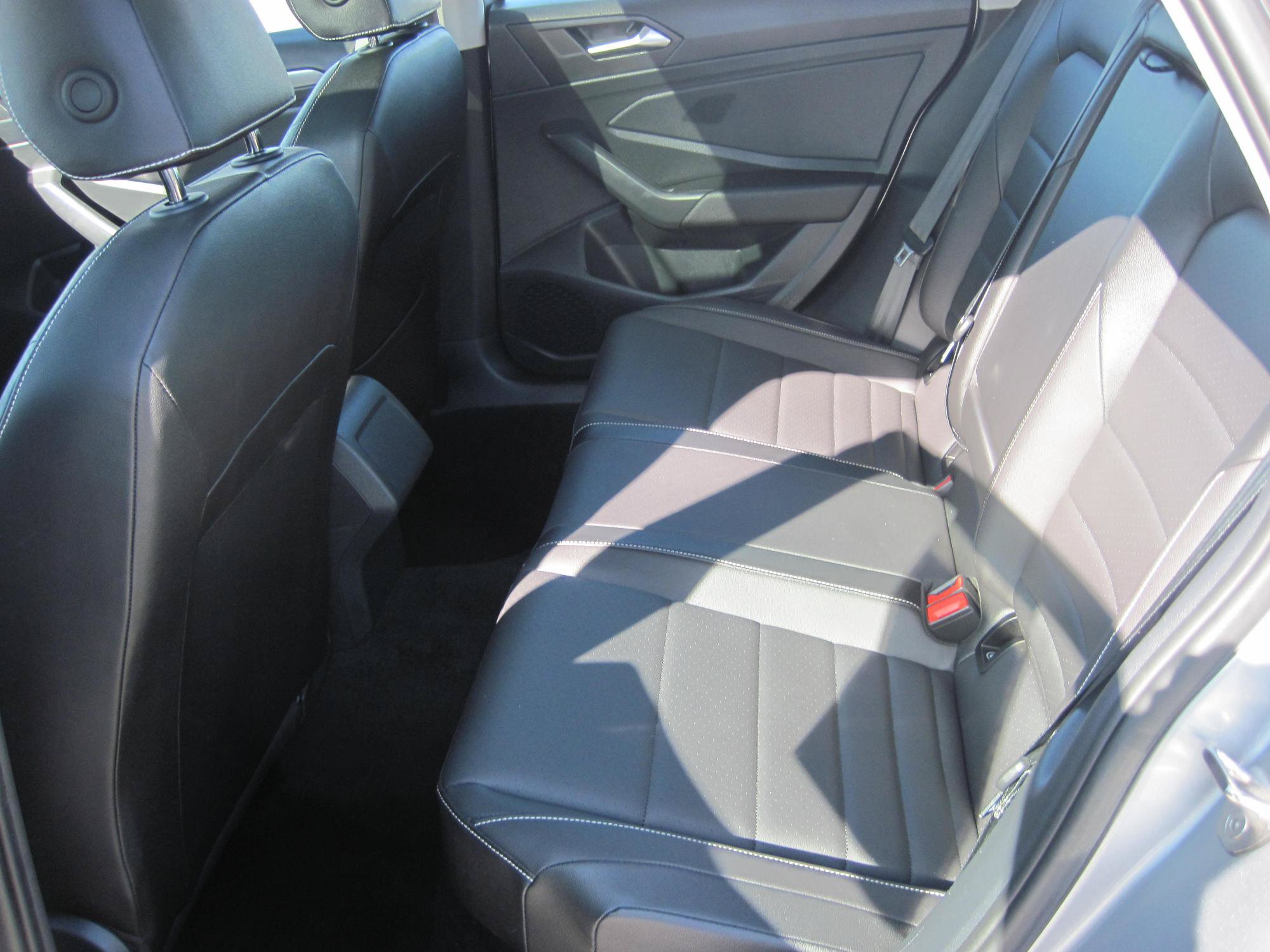 Used 2024 Volkswagen Jetta SE FWD image 7