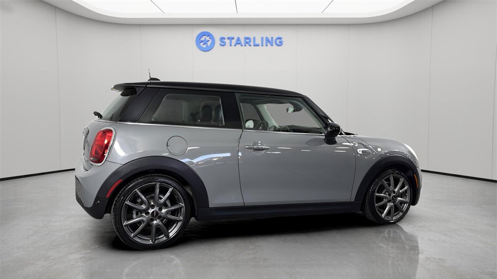 Used 2020 MINI Cooper 2-Door Hardtop image 10