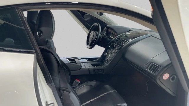 Used 2015 Aston Martin V8 Vantage GT image 13