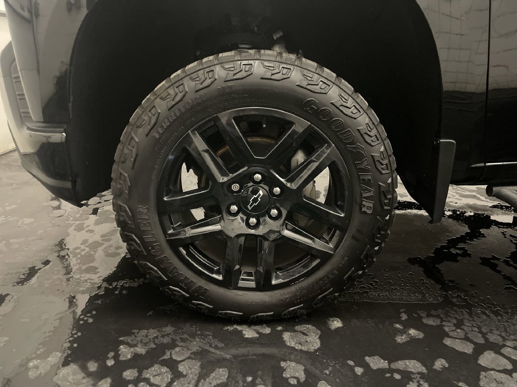 Used 2021 Chevrolet Silverado 1500 Custom Trail Boss w/ Midnight Edition AWD/4WD image 24