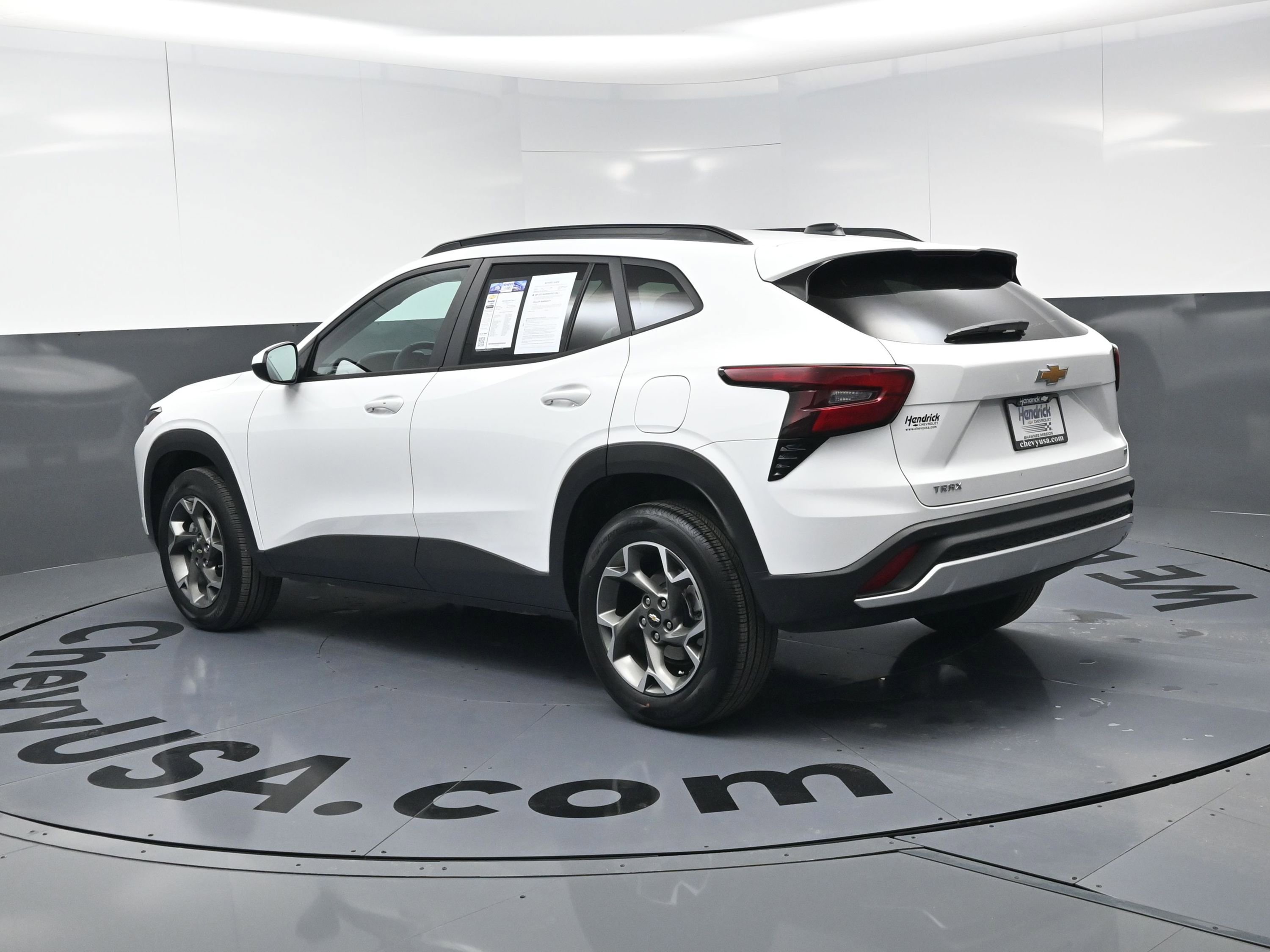 Used 2025 Chevrolet Trax LT w/ Driver Confidence Package image 7