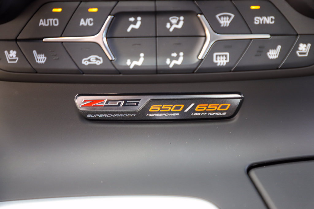 Used 2017 Chevrolet Corvette Z06 w/ Z07 Performance Package RWD image 12