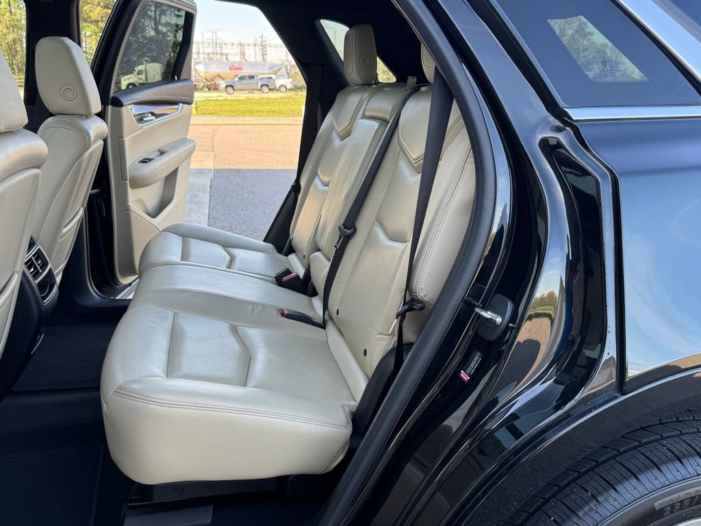 Used 2017 Cadillac XT5 Premium Luxury FWD image 34