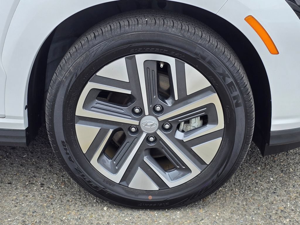 Used 2023 Hyundai Kona SE FWD image 9
