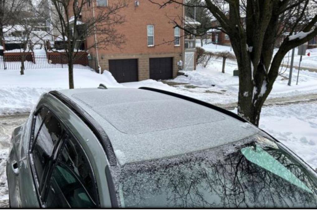 Used 2023 Volvo XC40 B5 Ultimate w/ Protection Package Premier image 4