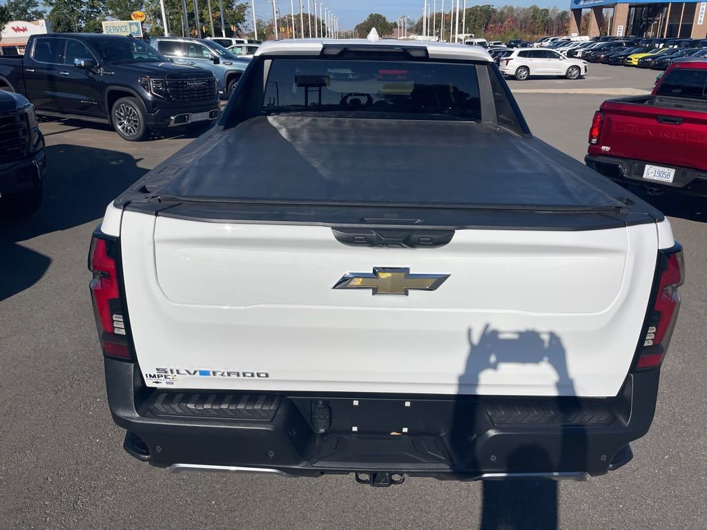 Used 2025 Chevrolet Silverado EV LT AWD/4WD image 34