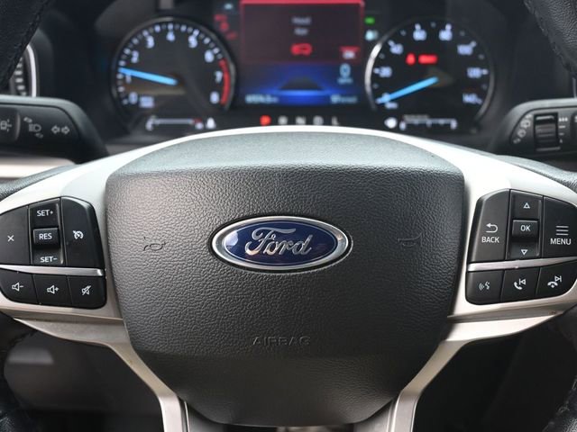 Used 2023 Ford Explorer XLT w/ Equipment Group 202A image 9