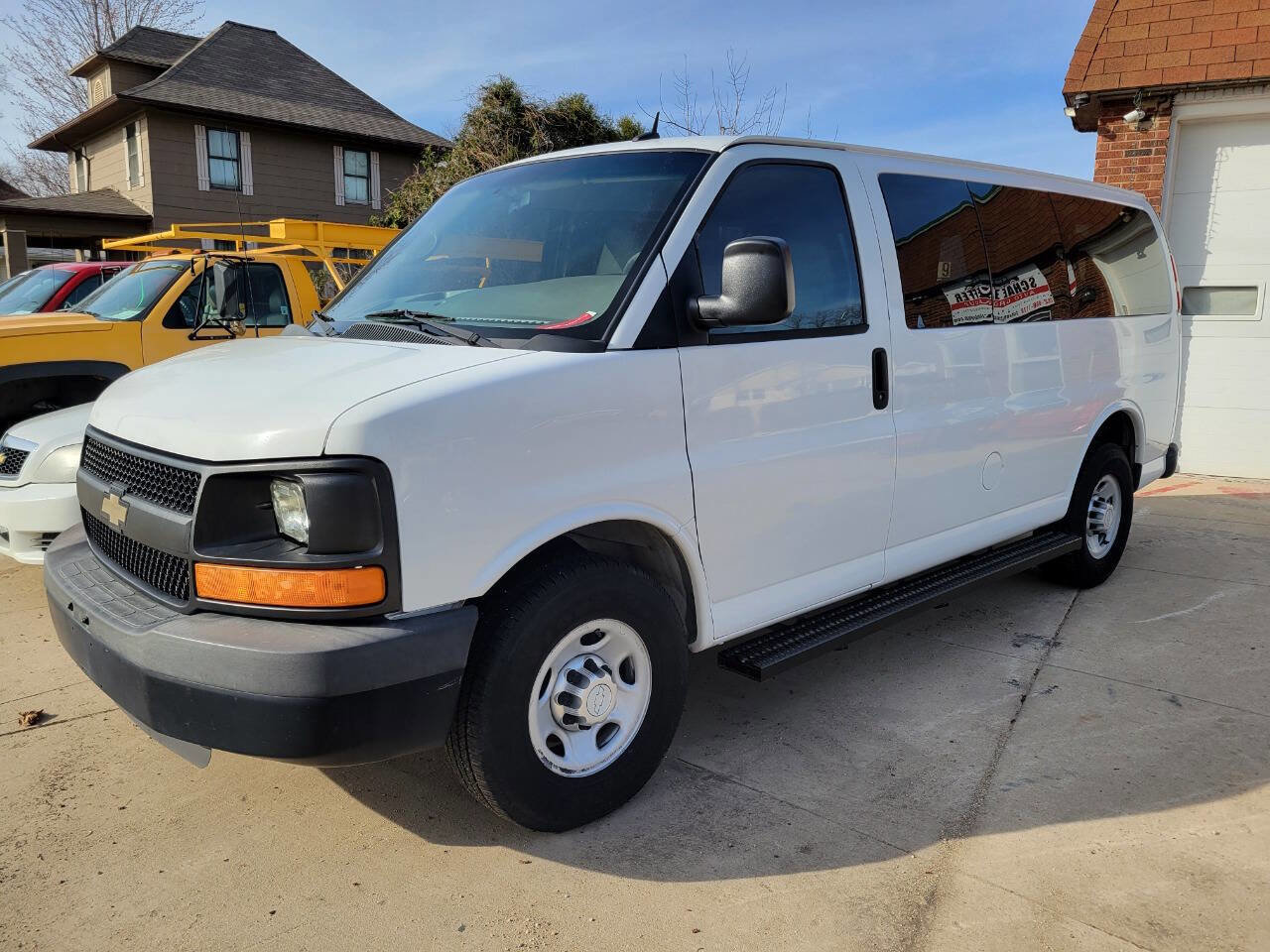 Used 2015 Chevrolet Express 2500 LS RWD image 2