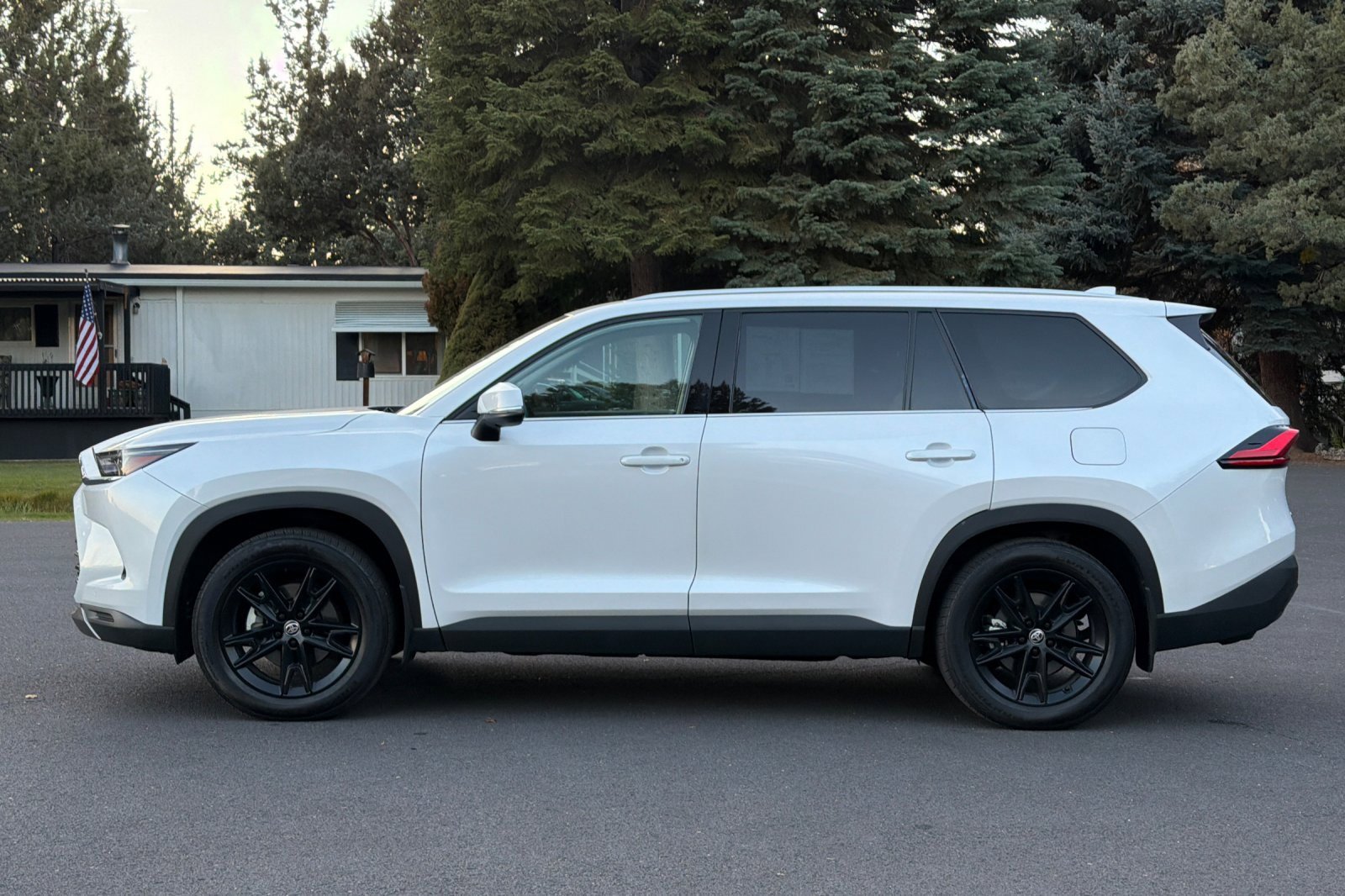 Used 2024 Toyota Grand Highlander Limited image 8