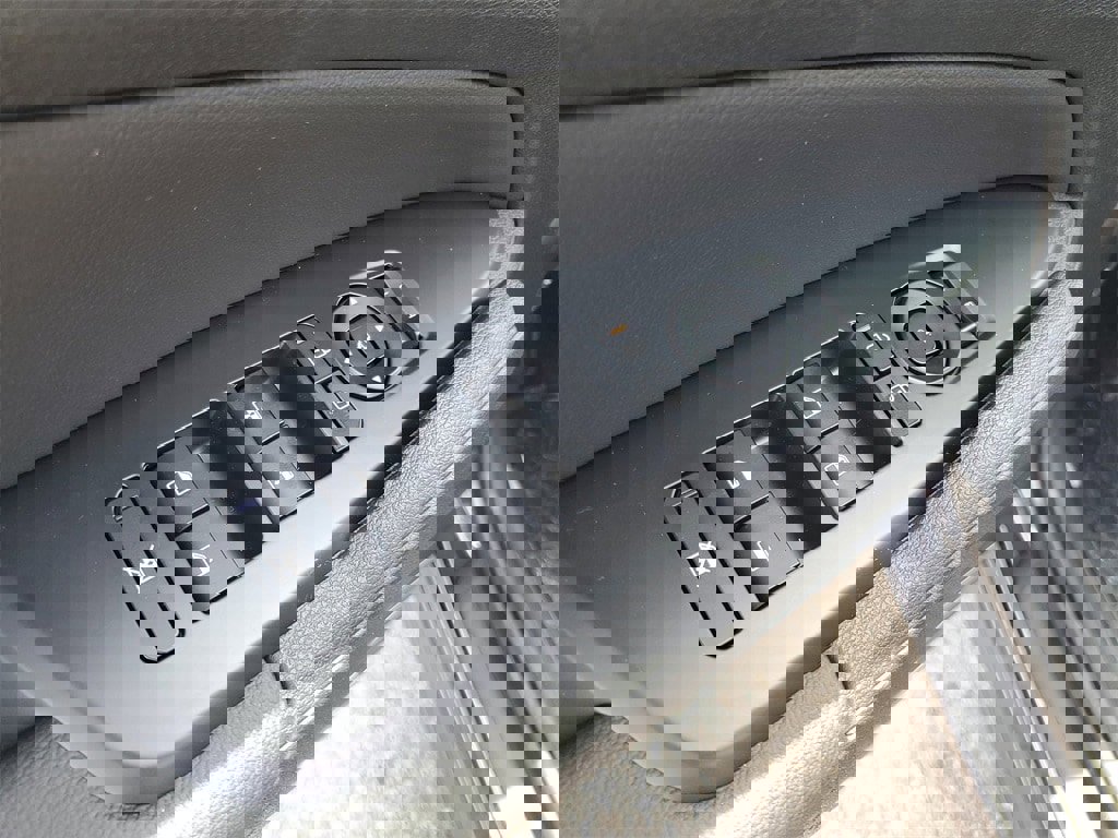 New 2026 Kia Sportage SX image 9