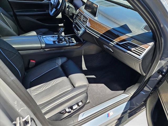Used 2022 BMW 745e xDrive w/ M Sport Package AWD/4WD image 21