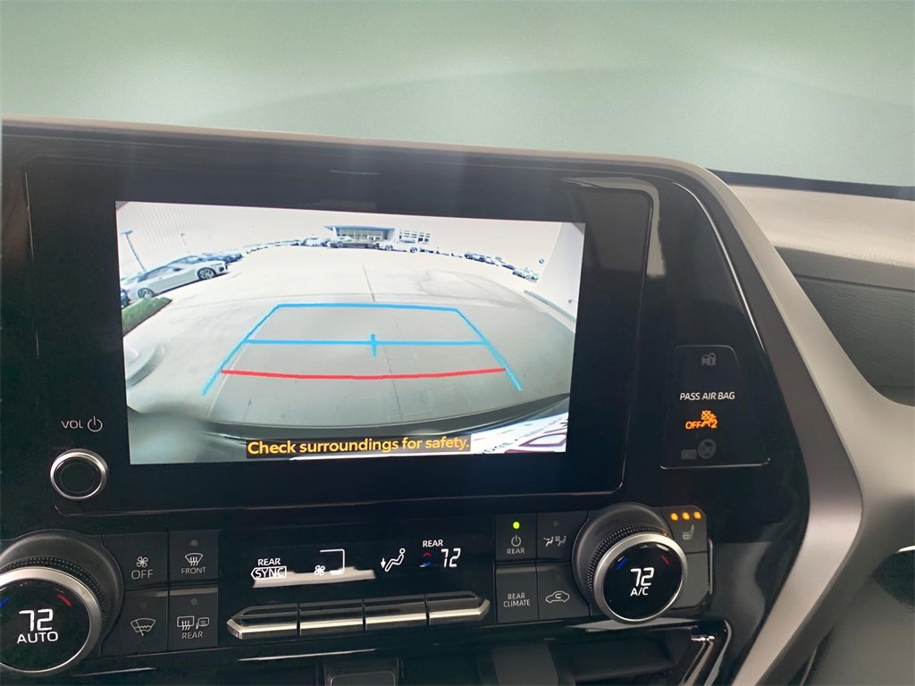 Used 2024 Toyota Highlander XLE image 40