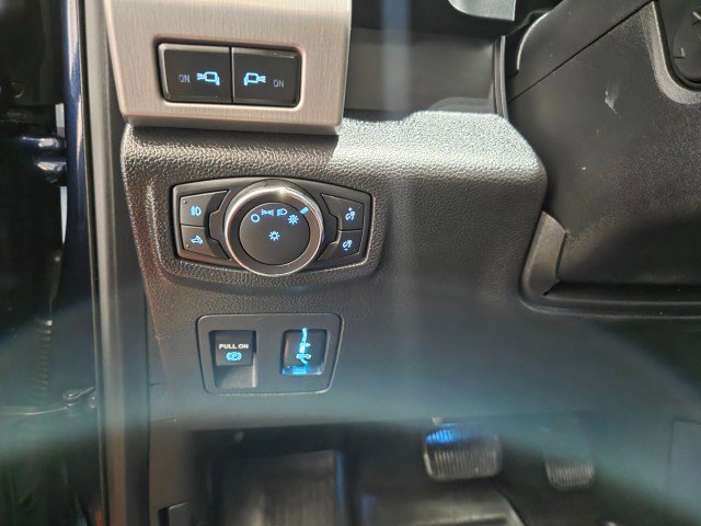 Used 2018 Ford F150 Platinum w/ Equipment Group 701A Luxury AWD/4WD image 43