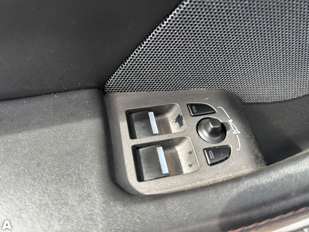 Used 2015 Jaguar F-TYPE S RWD image 19