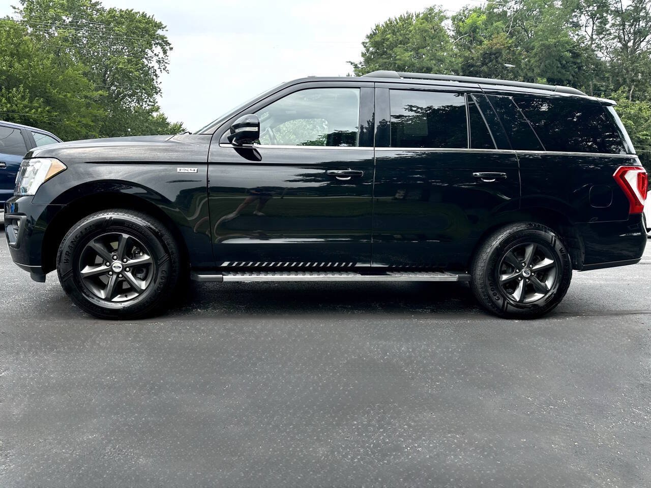 Used 2018 Ford Expedition XLT w/ Equipment Group 202A