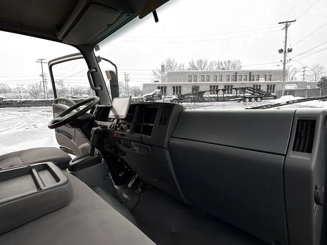 Used 2019 Isuzu NPR HD image 20