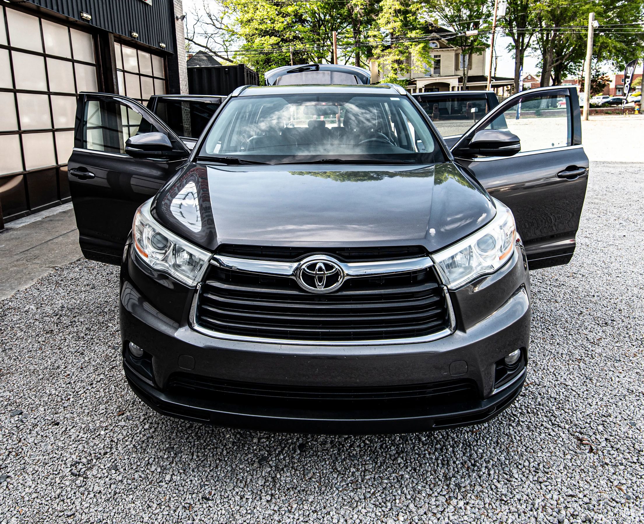 Used 2014 Toyota Highlander XLE image 19