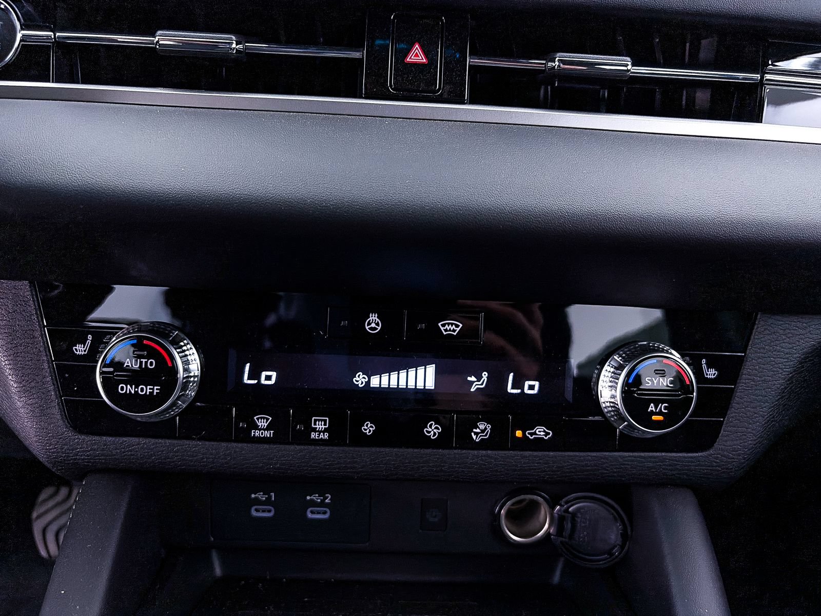 New 2026 Mitsubishi Outlander LE AWD/4WD image 16