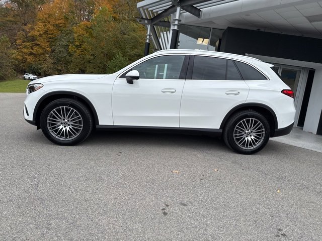 Certified 2025 Mercedes-Benz GLC 300 GLC 300 image 2