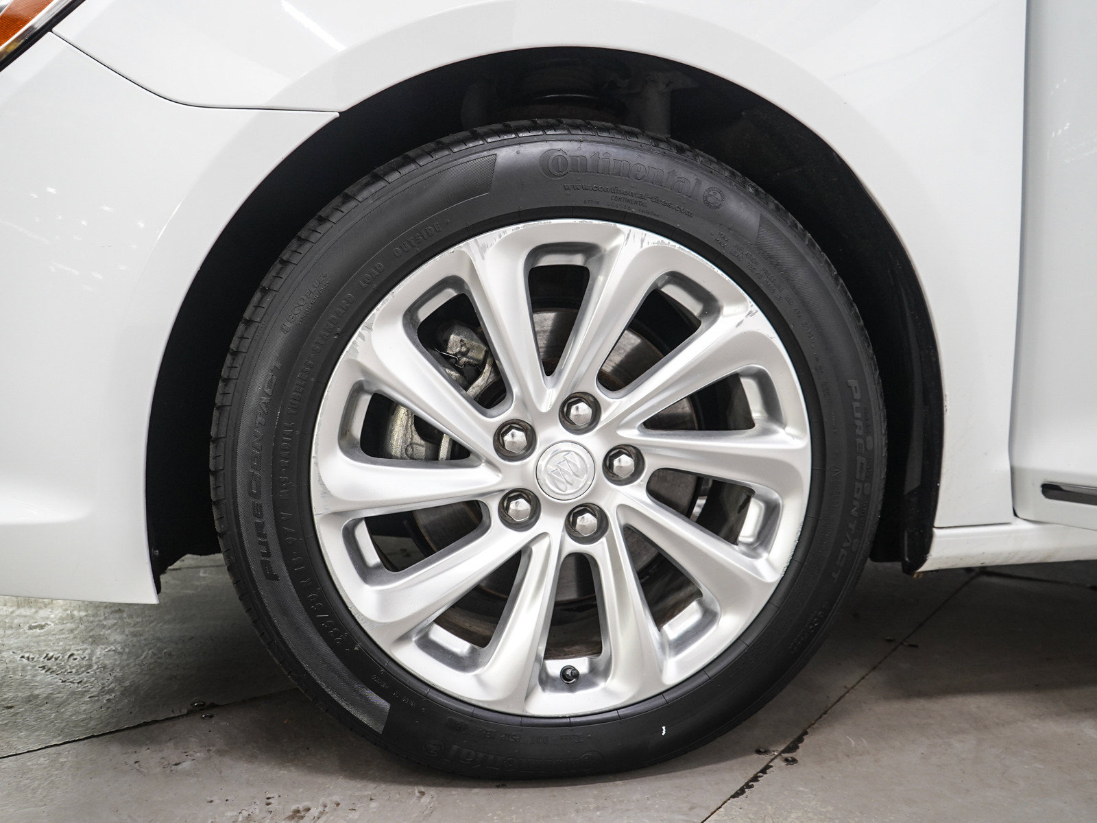 Used 2014 Buick LaCrosse Leather FWD image 28