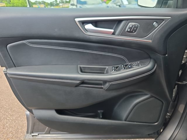 Used 2022 Ford Edge Titanium AWD/4WD image 17