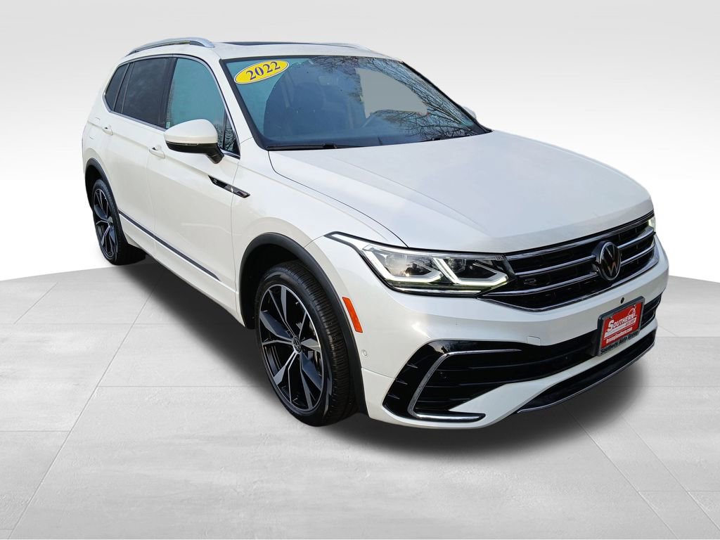 Used 2022 Volkswagen Tiguan SEL R-Line image 16